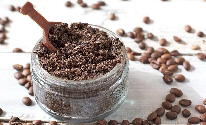 Kaffe og kokosolje mot strekkmerker