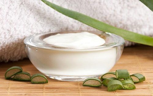 Fjerne døde hudceller med aloe vera