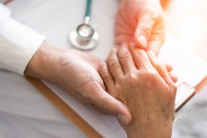 Lær å bekjempe artritt med naturlige remedier