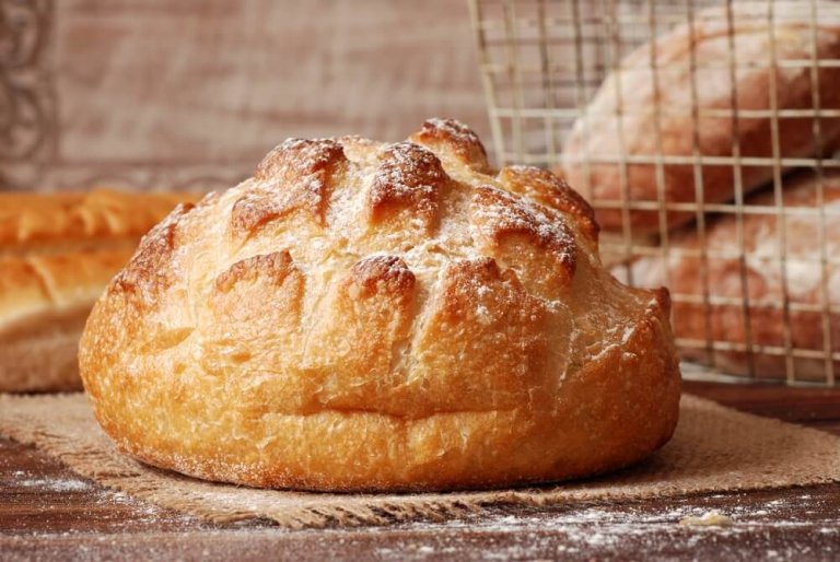 Lær å lage et enkelt og delikat italiensk brød