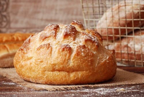 Lær å lage et enkelt og delikat italiensk brød
