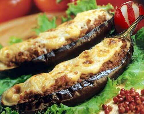 Kjøttfylt aubergine
