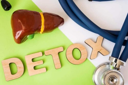 Alt du behøver å vite om lever-detoxdietter