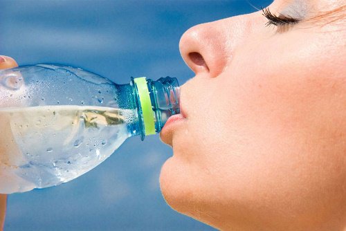 Fordeler med å drikke vann