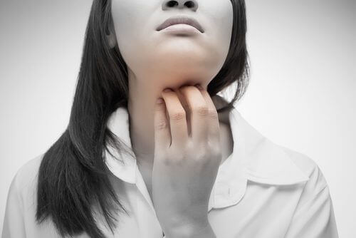 4 naturlige remedier mot en kløende hals