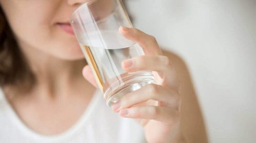 Drikk mer vann for å bli slankere