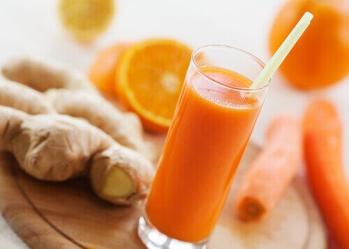 Juice med ingefær og gulrot