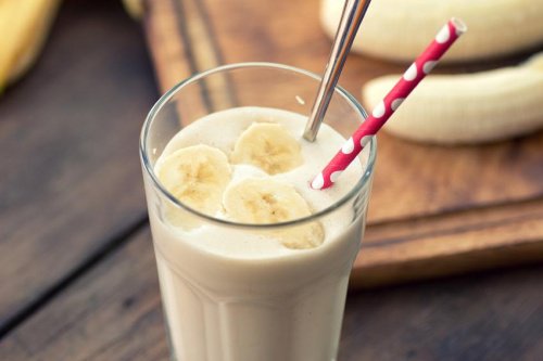 Banan- og kokosmelksmoothie