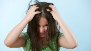4 eddikbaserte remedier som naturlig bekjemper hodelus