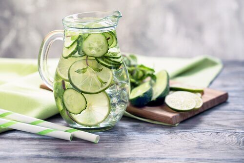 6 fordeler med agurkjuice