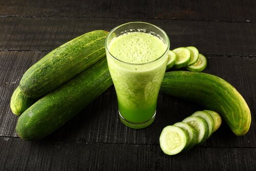 6 fordeler med agurkjuice som du ikke vil gå glipp av