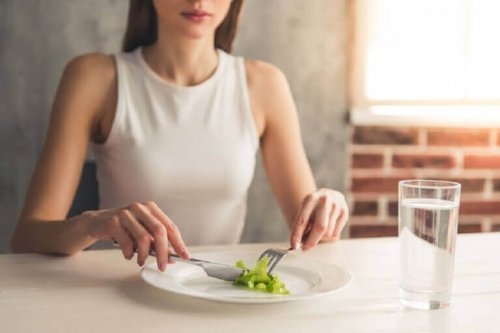 morgenvaner som gjør at du går opp i vekt - å hoppe over frokosten