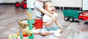 Slik får du kontroll på slåsskamper mellom barn