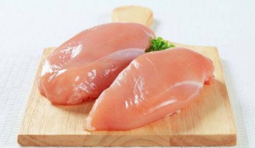 Kyllingbryst inneholder masse proteiner og er bra å spise for å bygge muskler.