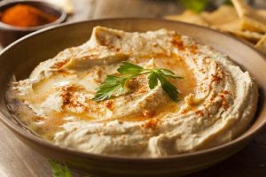 Lær å lage en lettere hummus med kikerter