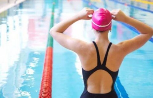 Råd for å overvinne vannskrekk og bli bedre til å svømme