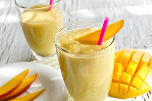 Mango og havre smoothie