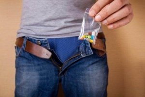 Legemidler, narkotika og impotens: Er de relatert til hverandre?