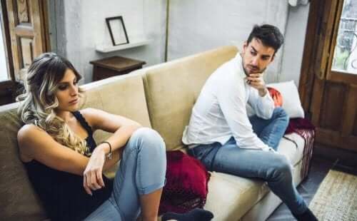 kjærestepar har tillitsproblemer