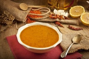 Prøv denne enkle oppskriften på kremet linsesuppe