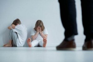 Ni tegn på at barn blir mishandlet