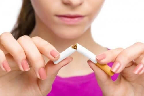Å slutte å røyke ka hjelpe deg med å redusere kolesterol uten statiner.