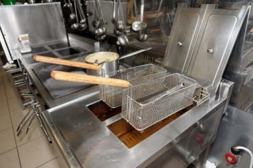 Lær å rengjøre frityrkokeren din enkelt og effektivt
