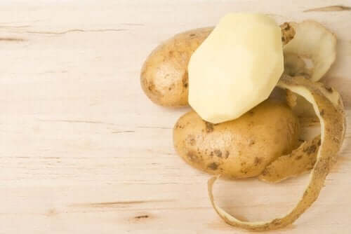 Fire preparater laget av potetskrell som du bør prøve