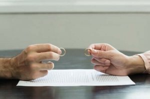 Syv tips for å komme over en traumatisk skilsmisse