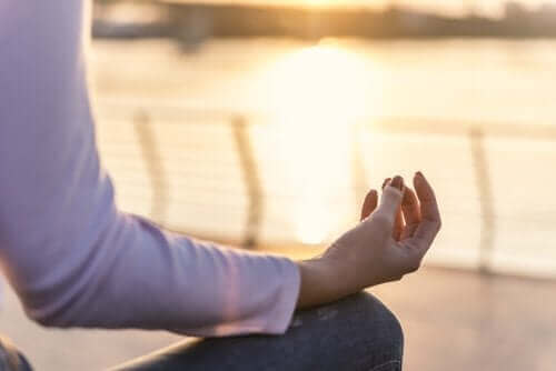 Yoga gir deg fred og lykke