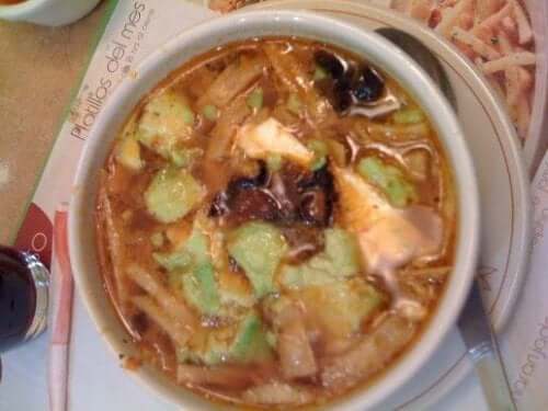Oppskrift på tlalpeñosuppe