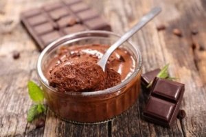 En smakfull oppskrift på hjemmelaget sjokolademousse