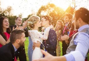 Hva er pliktene til brudepiken og forloveren?