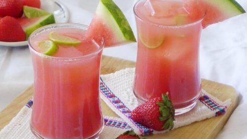 Infusjon med vannmelon og kokosvann