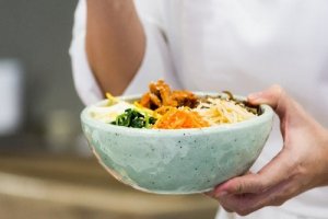 Lær å lage en deilig bibimbap, en koreansk risrett