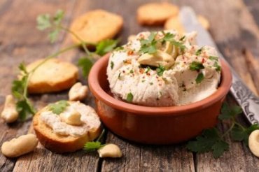 Tre deilige oppskrifter på vegansk ost