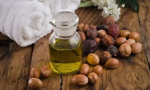 Jojoba-olje er betennelsesdempende og bra for å lindre utslett.