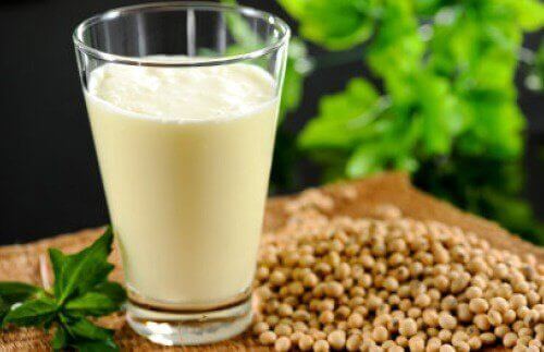 Melk av hamp: Næringsstoffer, fordeler og en oppskrift