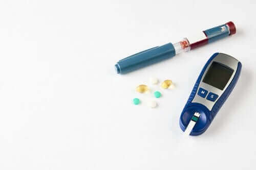 Utstyr for å kontrollere diabetes og overvåke glukose