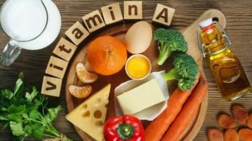 Forskjellig mat som er rik på vitamin A