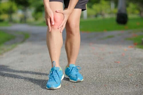 Artrose i kneet: Prøv disse tre øvelsene