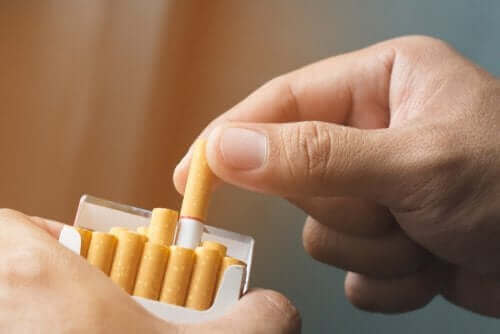 Tre naturlige terapier for å overvinne nikotinavhengighet
