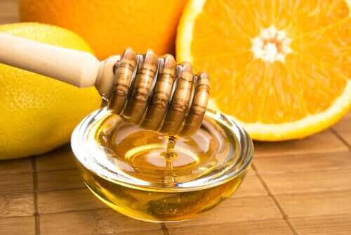 Remedier med honning og appelsin.