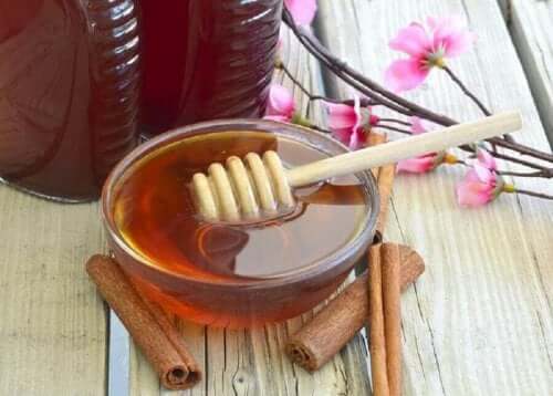Prøv disse oppskriftene på remedier med honning.