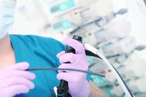 Slik skifter medisinsk personell en PEG-sonde