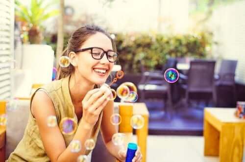 Mindfulness øvelser med såpebobler.