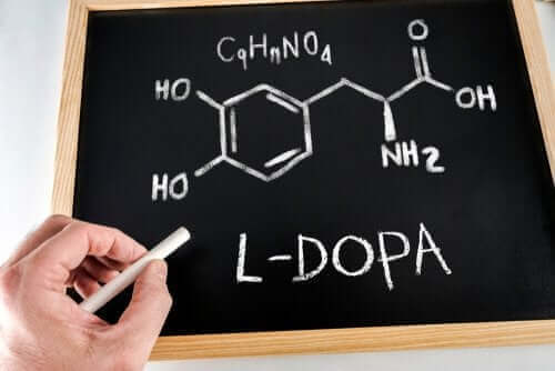 Hva brukes medisinen levodopa mot?