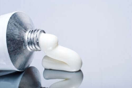 Canesten: bruksområder og bivirkninger