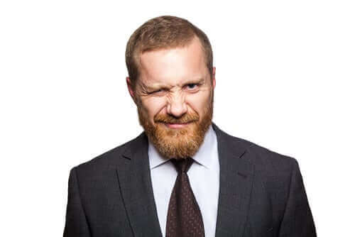 Mann med Tourettes syndrom