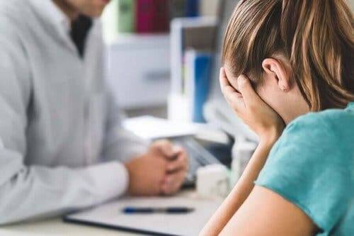 Generelt er kognitiv atferdsterapi en av de mest anbefalte behandlingsalternativene for å overkomme posttraumatisk stresslidelse.